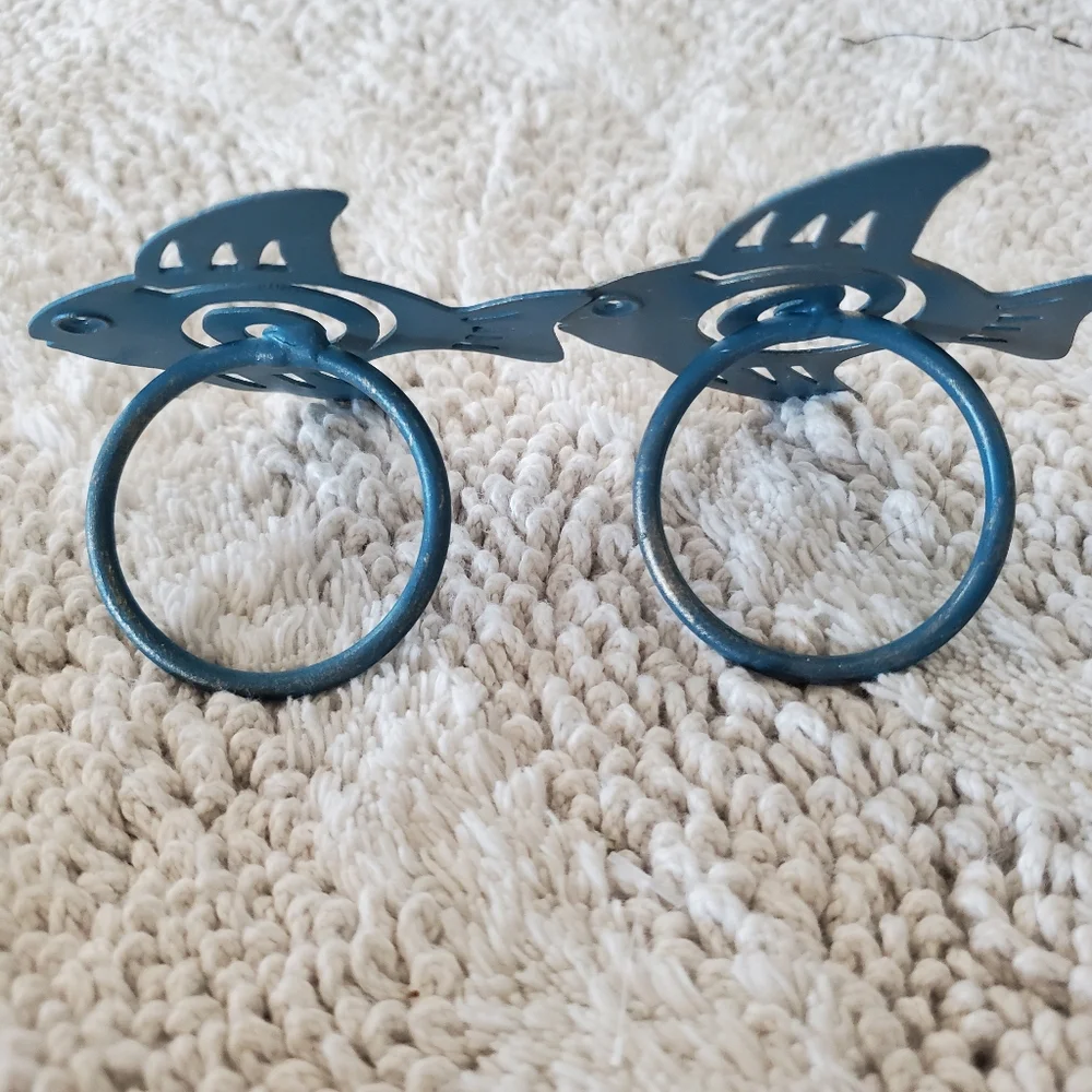 PIER 1 Seaside 8 ct Napkin Rings Hand Painted Metal Shells Fish Beach Coastal